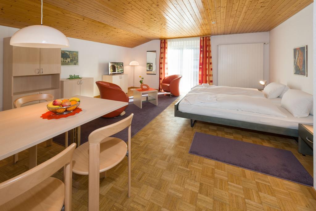 Ferienwohnung Postgebäude Grächen Exterior foto